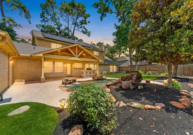 Photo 1 of Single family home for sale at 6735 Gentle Bnd Dr, Houston, TX 77069 | MLS# 12765490 | Listing updated on 2026-09-21