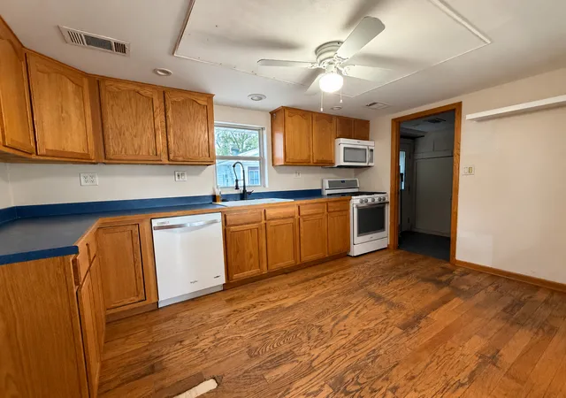Photo 4 of Single family home for sale at 16664 W 146 Place, Lockport, IL 60441 | MLS# 12765496 | Listing updated on 2026-09-24