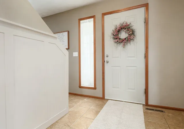 Photo 4 of Single family home for sale at 651 Ashleigh Ln, Roscoe, IL 61073 | MLS# 12765498 | Listing updated on 2026-09-21