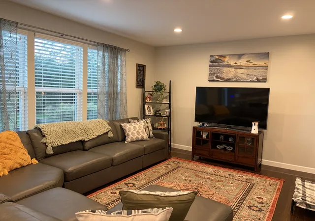 Photo 3 of Single family home for sale at 1577 Coral Dr, Yorkville, IL 60560 | MLS# 12765512 | Listing updated on 2026-09-23