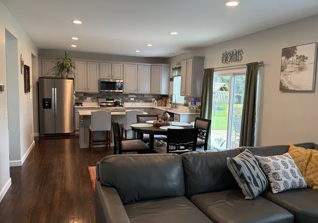Photo 4 of Single family home for sale at 1577 Coral Dr, Yorkville, IL 60560 | MLS# 12765512 | Listing updated on 2026-09-23