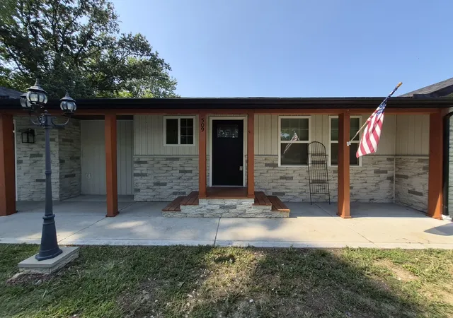 Photo 1 of Single family home for sale at 509 W Maple St, Buckner, IL 62819 | MLS# 12765513 | Listing updated on 2026-10-25