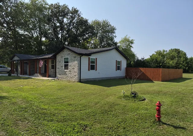 Photo 3 of Single family home for sale at 509 W Maple St, Buckner, IL 62819 | MLS# 12765513 | Listing updated on 2026-10-25