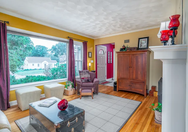 Photo 4 of Single family home for sale at 2226 Warren St, Davenport, IA 52804 | MLS# 12765516 | Listing updated on 2026-10-22