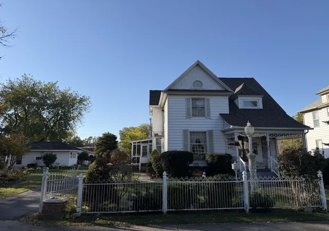 Photo 1 of Single family home for sale at 434 W Center St, Paxton, IL 60957 | MLS# 12765521 | Listing updated on 2026-10-29