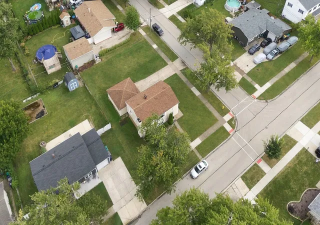 Photo 3 of Single family home for sale at 9338 Oak St, Orland Park, IL 60462 | MLS# 12765532 | Listing updated on 2026-09-22