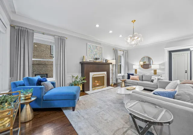 Photo 3 of Condo for sale at 425 W Briar Pl #1E, Chicago, IL 60657 | MLS# 12765537 | Listing updated on 2026-09-23