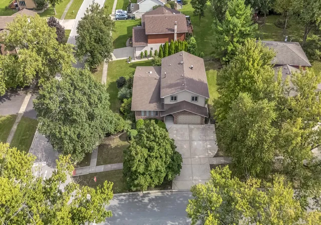 Photo 1 of Single family home for sale at 420 Freehauf St, Lemont, IL 60439 | MLS# 12765547 | Listing updated on 2026-10-26