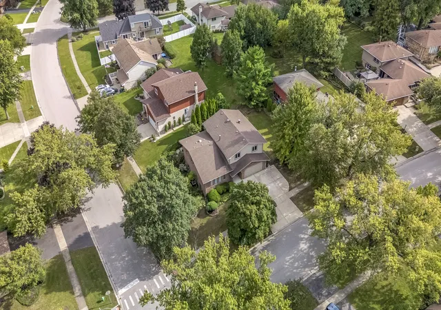 Photo 3 of Single family home for sale at 420 Freehauf St, Lemont, IL 60439 | MLS# 12765547 | Listing updated on 2026-10-26