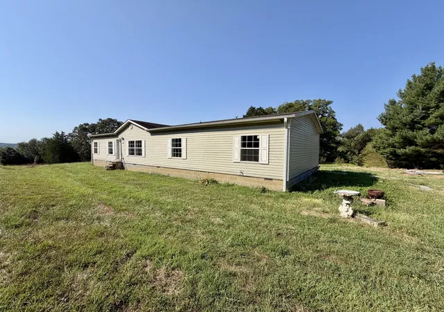 Photo 2 of Single family home for sale at 1925 Murphy Rd, Creal Springs, IL 62922 | MLS# 12765561 | Listing updated on 2026-09-30