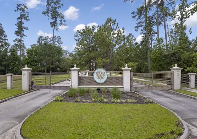 Photo 3 of Mansion for sale at 79 Simon Lake Ln, The Woodlands, TX 77381 | MLS# 12765563 | Listing updated on 2026-09-30