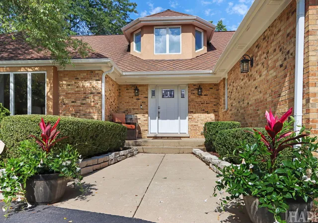 Photo 3 of Single family home for sale at 1726 Galloway Cir, Inverness, IL 60010 | MLS# 12765570 | Listing updated on 2026-10-07