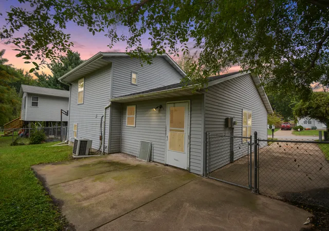 Photo 3 of Sale Pending at 27 Partner Pl, Bloomington, IL 61701 | MLS# 12765572 | Listing updated on 2026-09-29