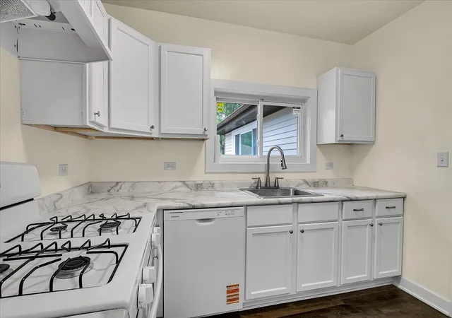 Photo 3 of Single family home for sale at 14741 Riverside Dr, South Holland, IL 60473 | MLS# 12765576 | Listing updated on 2026-09-21