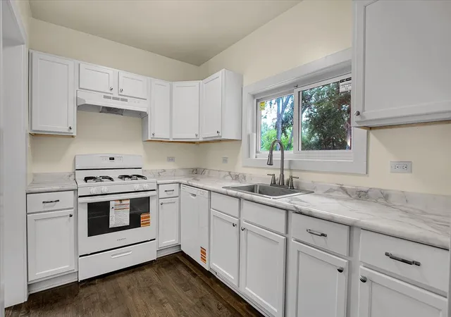 Photo 4 of Single family home for sale at 14741 Riverside Dr, South Holland, IL 60473 | MLS# 12765576 | Listing updated on 2026-09-21