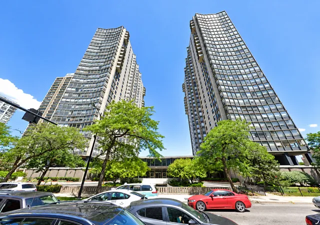 Condo for sale at 5701 N Sheridan Rd #5U, Chicago, IL 60660 | MLS# 12765584 | Listing updated on 2026-10-06