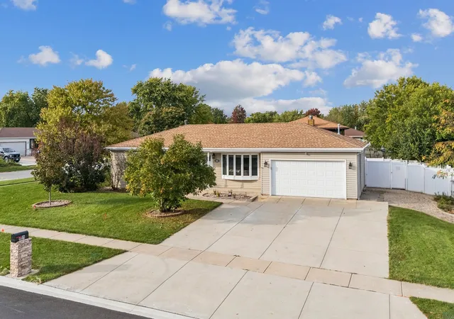 Single family home for sale at 901 E Illinois Hwy, New Lenox, IL 60451 | MLS# 12765587