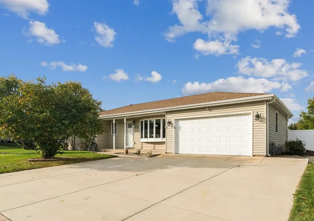 Photo 2 of Single family home for sale at 901 E Illinois Hwy, New Lenox, IL 60451 | MLS# 12765587 | Listing updated on 2026-10-22