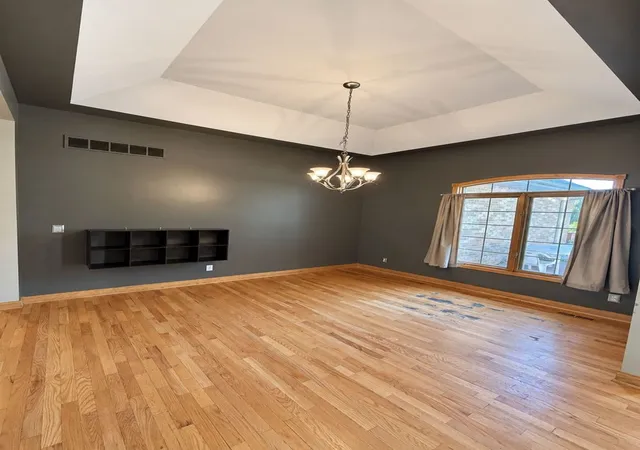 Photo 3 of Single family home for sale at 635 Nathan Lattin Ln, Sycamore, IL 60178 | MLS# 12765593 | Listing updated on 2026-10-01