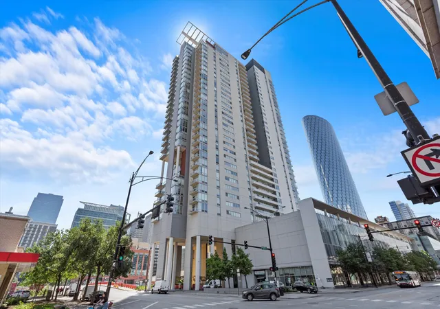Photo 1 of Condo for sale at 737 W Washington Blvd #3406, Chicago, IL 60661 | MLS# 12765597 | Listing updated on 2026-09-24