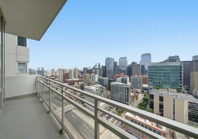 Photo 4 of Condo for sale at 737 W Washington Blvd #3406, Chicago, IL 60661 | MLS# 12765597 | Listing updated on 2026-09-24