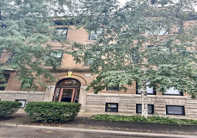 Condo for sale at 1049 W Montana St #1, Chicago, IL 60614 | MLS# 12765601