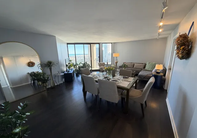 Photo 3 of Condo for sale at 5320 N Sheridan Rd #1502, Chicago, IL 60640 | MLS# 12765602 | Listing updated on 2026-09-24