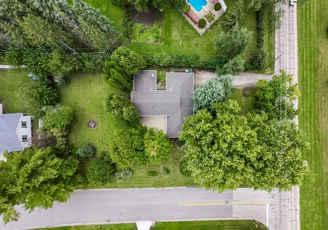 Photo 3 of Single family home for sale at 333 Bethany Rd, Sycamore, IL 60178 | MLS# 12765619 | Listing updated on 2026-10-07