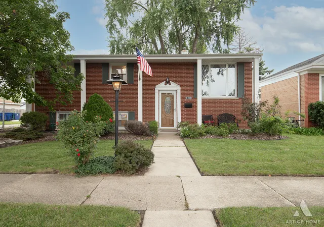 Single family home for sale at 9313 Parkside Ave, Oak Lawn, IL 60453 | MLS# 12765628