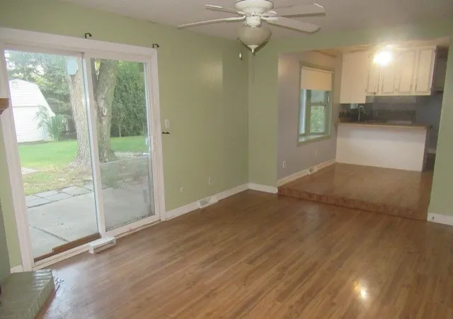 Photo 3 of Single family home for sale at 323 Berwick Dr, Aurora, IL 60506 | MLS# 12765629 | Listing updated on 2026-09-22