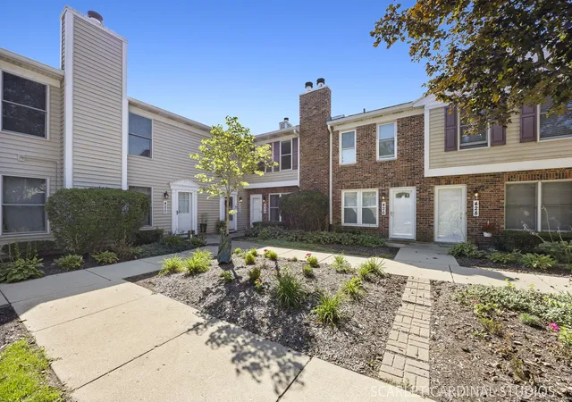 Photo 1 of Townhouse for sale at 424 Kensington Ct, Naperville, IL 60563 | MLS# 12765631 | Listing updated on 2026-09-21