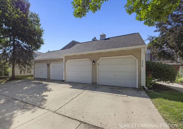 Photo 2 of Townhouse for sale at 424 Kensington Ct, Naperville, IL 60563 | MLS# 12765631 | Listing updated on 2026-09-21