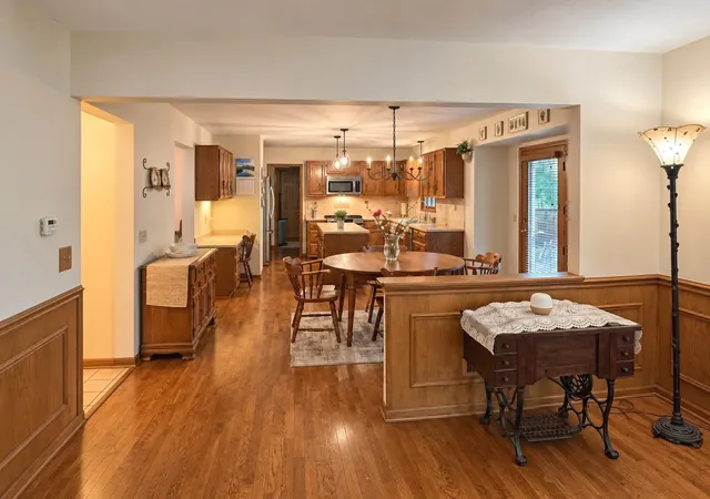 Photo 4 of Single family home for sale at 108 Nottingham Dr, Oswego, IL 60543 | MLS# 12765638 | Listing updated on 2026-10-30