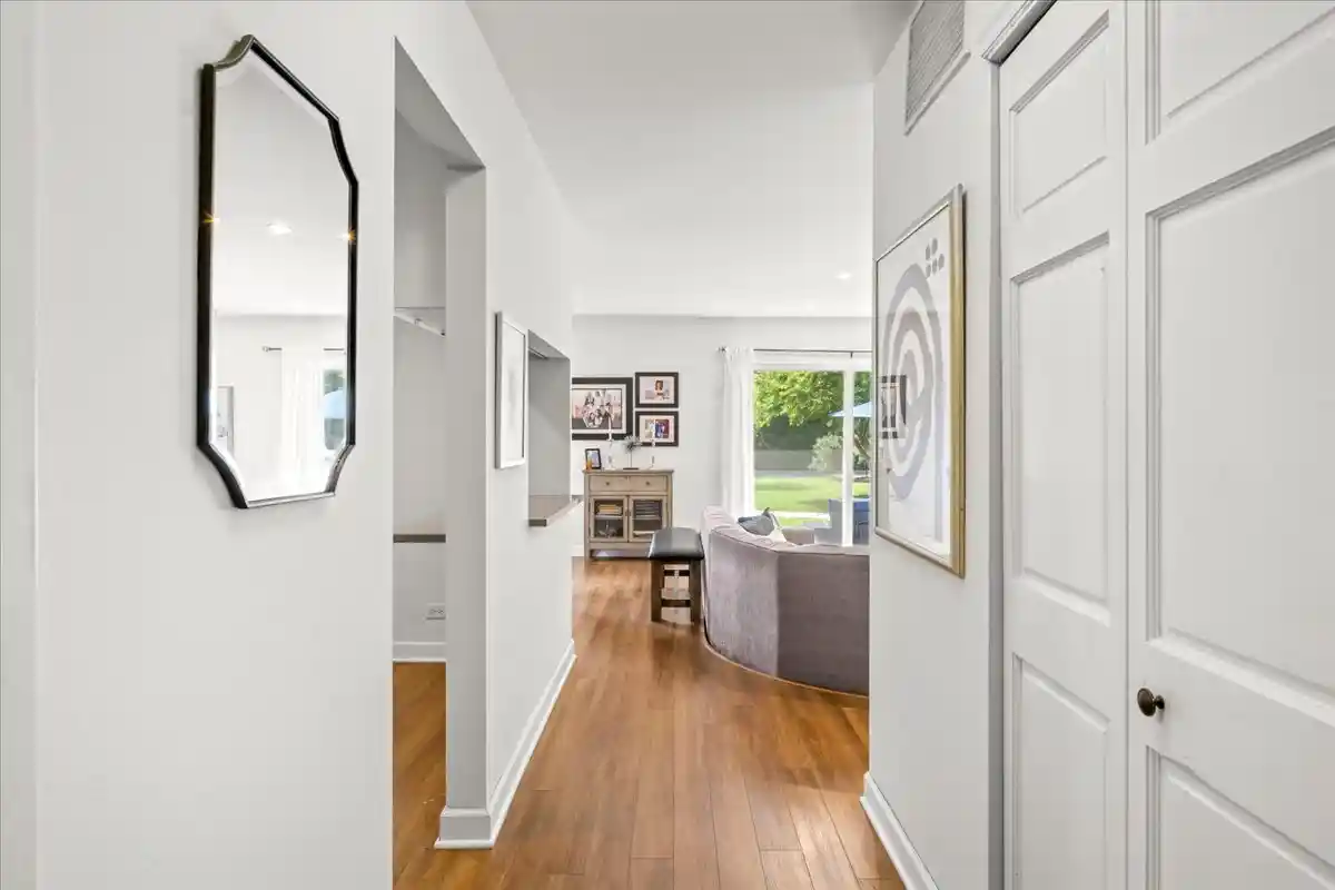 Listing Photo 2 - Condo for sale in 1230 Park Ave located at 1230 Park Ave, Highland Park, IL 60035 - Unit #210