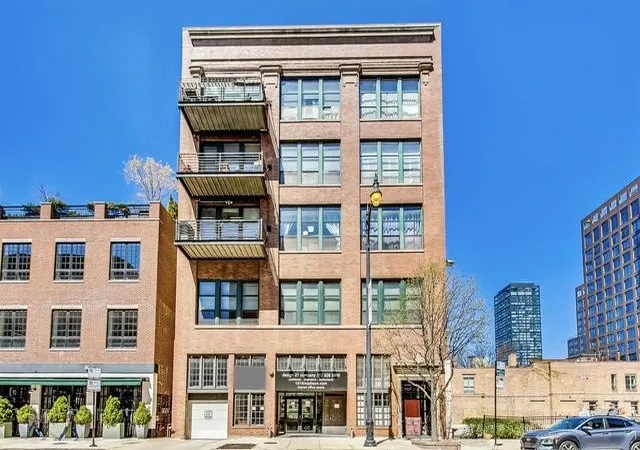 Condo for sale at 1016 W Madison St #4S, Chicago, IL 60607 | MLS# 12765654