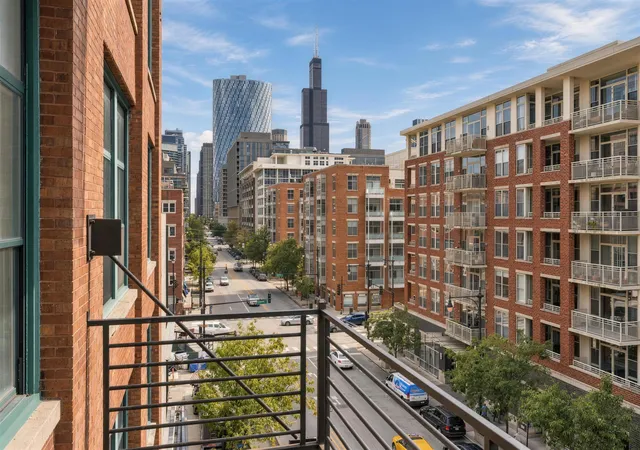 Photo 2 of Condo for sale at 1016 W Madison St #4S, Chicago, IL 60607 | MLS# 12765654 | Listing updated on 2026-10-09