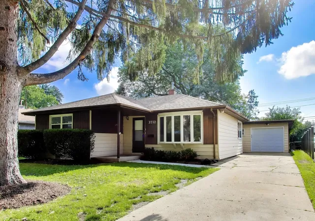 Single family home for sale at 3710 Owl Dr, Rolling Meadows, IL 60008 | MLS# 12765663