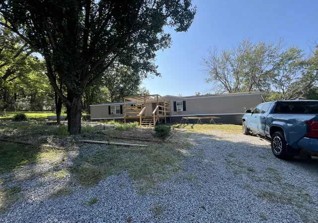 Photo 3 of Single family home for sale at 8957 Grassy Rd, Marion, IL 62959 | MLS# 12765664 | Listing updated on 2026-09-27