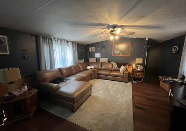Photo 3 of Single family home for sale at 8957 Grassy Rd, Marion, IL 62959 | MLS# 12765664 | Listing updated on 2026-09-27