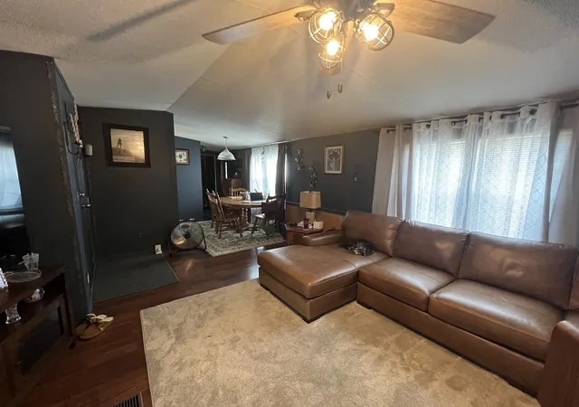 Photo 4 of Single family home for sale at 8957 Grassy Rd, Marion, IL 62959 | MLS# 12765664 | Listing updated on 2026-09-27