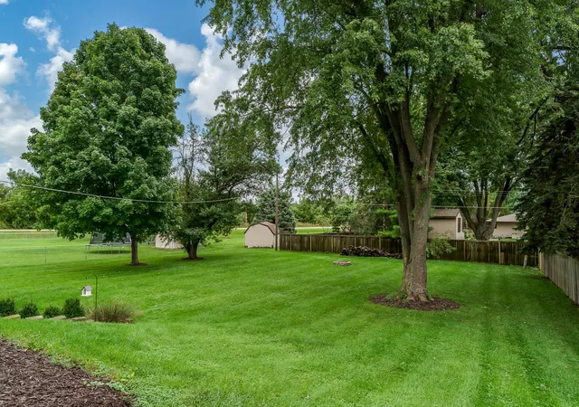 Photo 3 of Single family home for sale at 6949 Spring Brk Rd, Rockford, IL 61114 | MLS# 12765677 | Listing updated on 2026-09-24