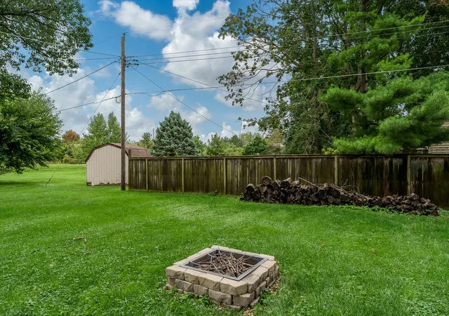 Photo 4 of Single family home for sale at 6949 Spring Brk Rd, Rockford, IL 61114 | MLS# 12765677 | Listing updated on 2026-09-24