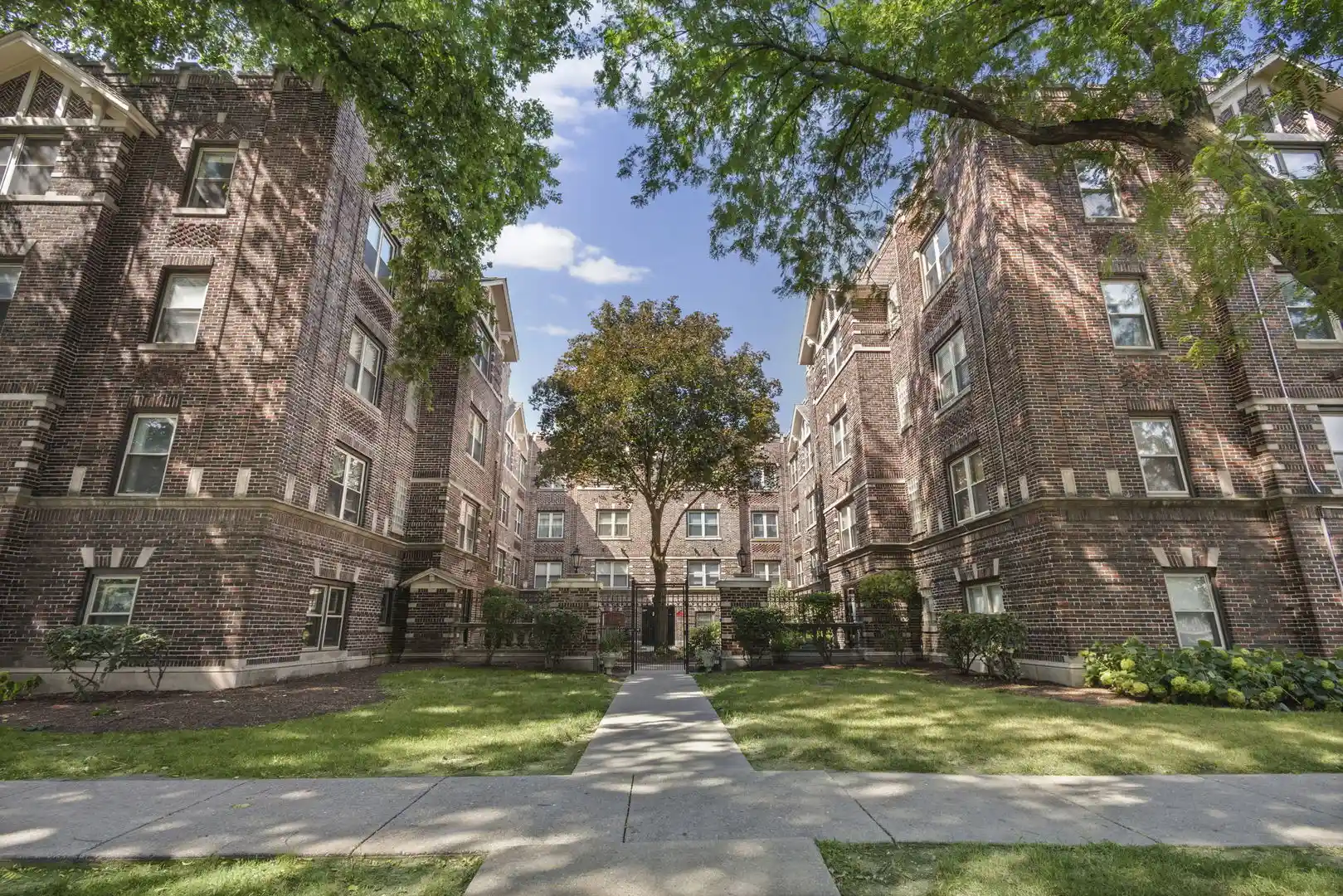 Listing Photo 1 - Condo for sale in 34 S 6Th Ave located at 34 S 6Th Ave, La Grange, IL 60525 - Unit #2K