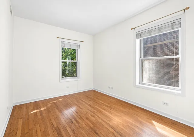 Listing Photo 4 - Condo for sale in building located at 34 S 6Th Ave, La Grange, IL 60525 - Unit #2K
