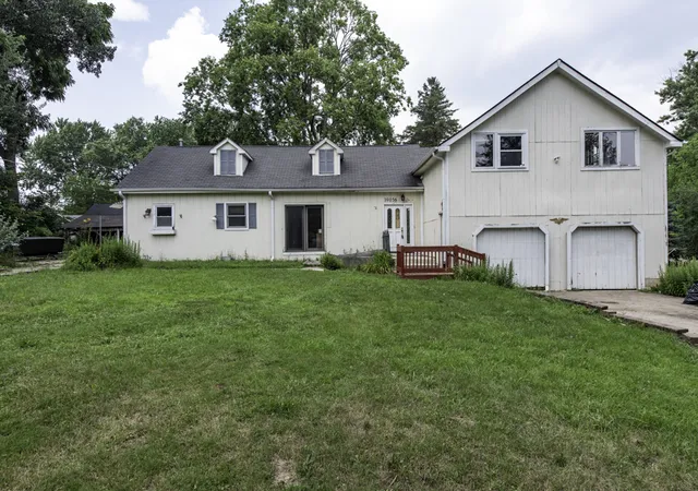 Photo 1 of Single family home for sale at 39056 N Poplar St, Lake Villa, IL 60046 | MLS# 12765686 | Listing updated on 2026-09-30