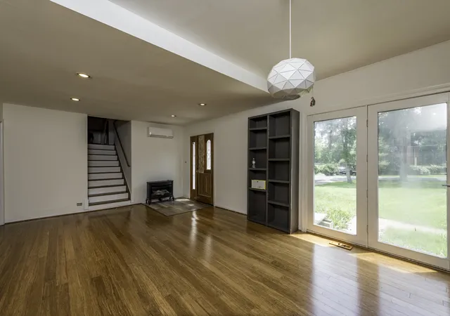 Photo 4 of Single family home for sale at 39056 N Poplar St, Lake Villa, IL 60046 | MLS# 12765686 | Listing updated on 2026-09-30