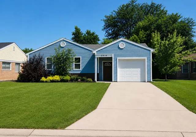Single family home for sale at 2814 Lexington Dr, Hazel Crest, IL 60429 | MLS# 12765709