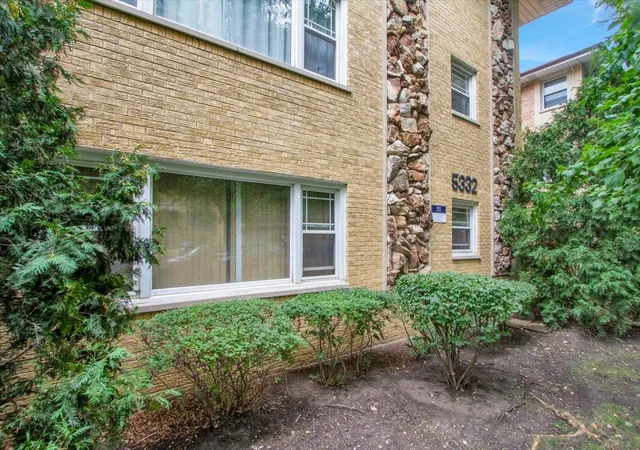 Condo for sale at 5332 W Windsor Ave #2F, Chicago, IL 60630 | MLS# 12765712