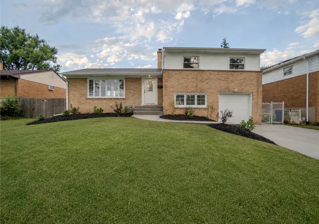 Photo 1 of Single family home for sale at 291 Division St, Melrose Park, IL 60160 | MLS# 12765725 | Listing updated on 2026-09-21