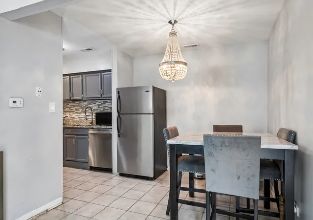 Photo 3 of Townhouse for sale at 1395 S Glen Cir #B, Aurora, IL 60506 | MLS# 12765726 | Listing updated on 2026-09-23